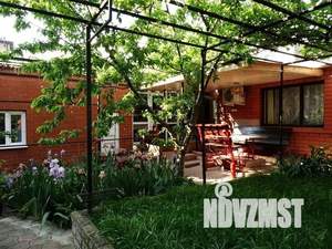 Дом 250м², 2-этажный, участок 6 сот.