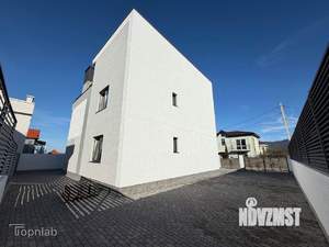 Дом 322м², 3-этажный, участок 4 сот.