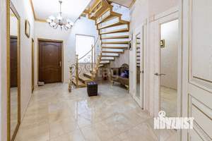 Дом 260м², 3-этажный, участок 4 сот.