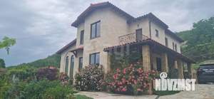 Дом 289м², 3-этажный, участок 26 сот.