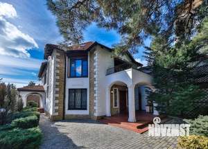 Дом 380м², 3-этажный, участок 6 сот.