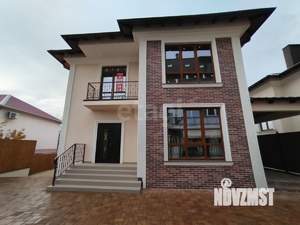 Дом 239м², 2-этажный, участок 3 сот.