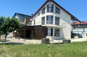 Дом 300м², 3-этажный, участок 11 сот.