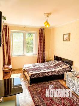 Дом 428м², 3-этажный, участок 10 сот.