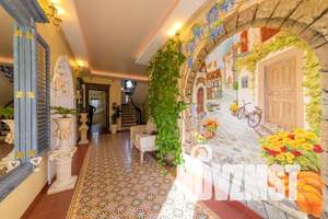 Дом 295м², 2-этажный, участок 10 сот.