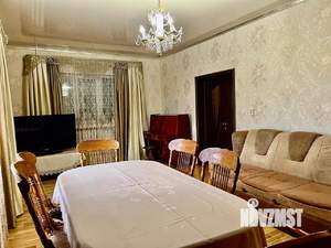 Дом 281м², 3-этажный, участок 11 сот.