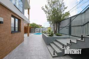 Дом 267м², 3-этажный, участок 4 сот.