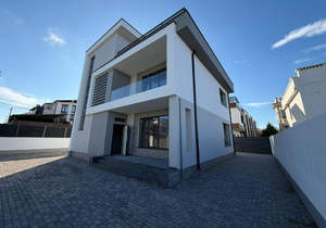 Дом 322м², 3-этажный, участок 4 сот.