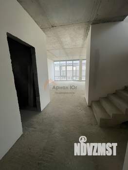 Дом 204м², 2-этажный, участок 3 сот.