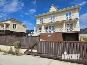 Дом 306м², 3-этажный, участок 5 сот.