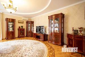 Дом 538м², 3-этажный, участок 9 сот.