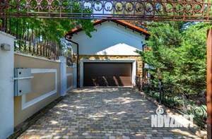 Дом 380м², 3-этажный, участок 6 сот.