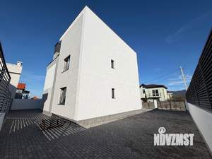 Дом 322м², 3-этажный, участок 4 сот.