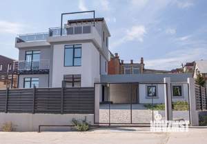 Таунхаус 165м², 2-этажный, участок 5 сот.