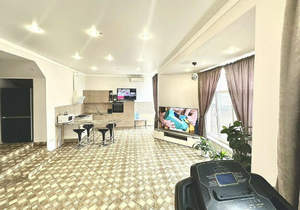 Дом 260м², 3-этажный, участок 3 сот.