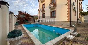 Дом 664м², 3-этажный, участок 7 сот.