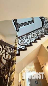 Дом 511м², 5-этажный, участок 25 сот.