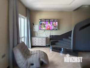 Дом 210м², 2-этажный, участок 4 сот.