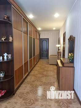 Дом 484м², 3-этажный, участок 4 сот.