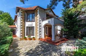 Дом 380м², 3-этажный, участок 6 сот.