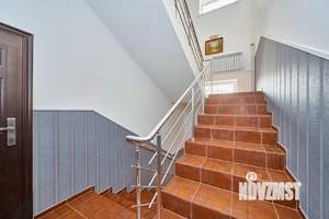 Дом 486м², 3-этажный, участок 6 сот.