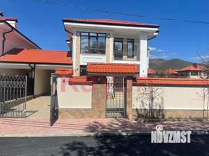 Коттедж 370м², 3-этажный, участок 4 сот.