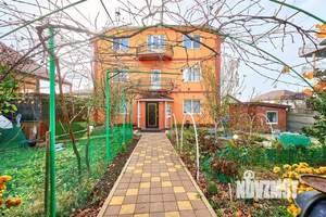 Дом 486м², 3-этажный, участок 6 сот.