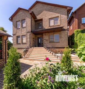 Дом 370м², 3-этажный, участок 8 сот.