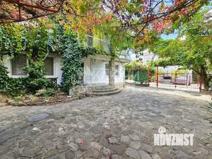 Дом 204м², 3-этажный, участок 5 сот.