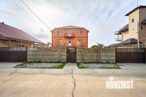 Дом 486м², 3-этажный, участок 6 сот.