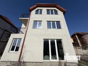 Дом 211м², 3-этажный, участок 3 сот.