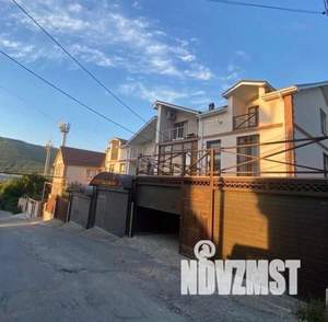 Таунхаус 180м², 3-этажный, участок 2 сот.