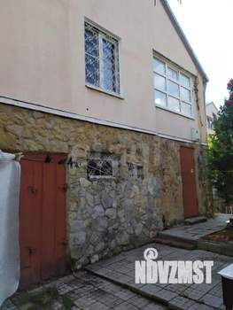 Дом 235м², 3-этажный, участок 8 сот.