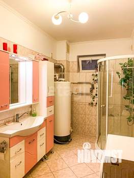 Дом 428м², 3-этажный, участок 10 сот.