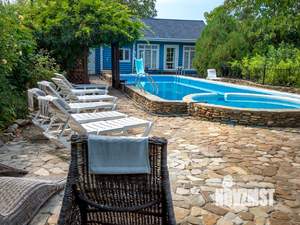 Дом 454м², 3-этажный, участок 18 сот.