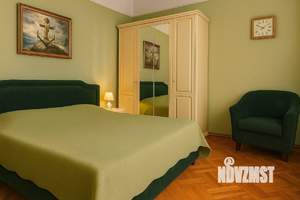 Коттедж 350м², 3-этажный, участок 4 сот.