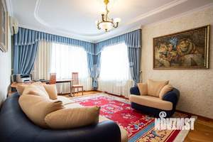 Дом 538м², 3-этажный, участок 9 сот.