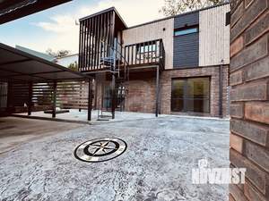 Дом 137м², 2-этажный, участок 3 сот.