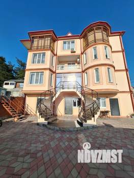 Дом 464м², 3-этажный, участок 6 сот.