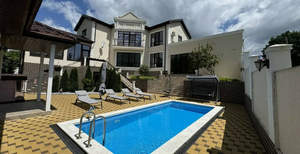 Дом 300м², 2-этажный, участок 8 сот.