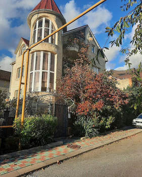 Дом 282м², 3-этажный, участок 4 сот.