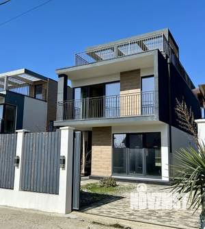 Дом 280м², 2-этажный, участок 4 сот.