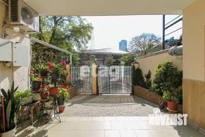 Дом 295м², 3-этажный, участок 6 сот.