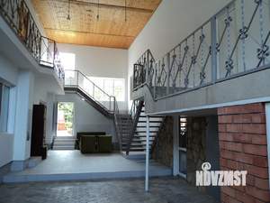 Дом 250м², 2-этажный, участок 6 сот.