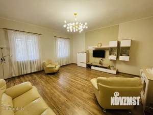 Дом 208м², 2-этажный, участок 7 сот.