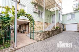 Дом 259м², 3-этажный, участок 4 сот.