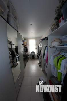 Дом 330м², 3-этажный, участок 6 сот.