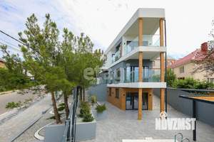 Дом 267м², 3-этажный, участок 4 сот.