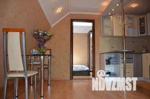 Дом 200м&sup2;, 2-этажный, на длительный срок, 