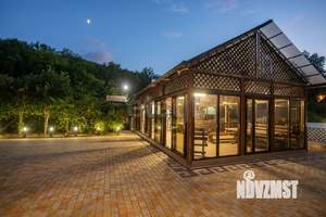 Дом 315м&sup2;, 3-этажный, на длительный срок, 